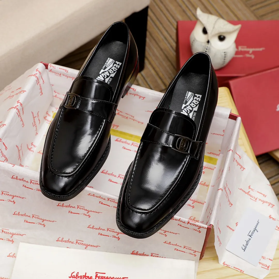 Factory price 420 🔥Ferragamo's new men's casual slip-on shoes🇨🇳Official website original 1:1 mold opening, original quality💯Fine workmanship, high-end luxury☘The upper is made of imported Italian first-layer cowhide🌴🐑leather lining🍓Rubber wear-resistant and non-slip outsole, breathable and comfortable to wear🍍The first choice for high-end men🍉Black, size 38-45